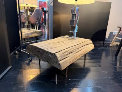 Table Basse En Bois d'Orme Pied Pointu 86X60CM